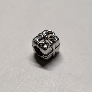 Gift authentic Pandora present ale 925 silver charm